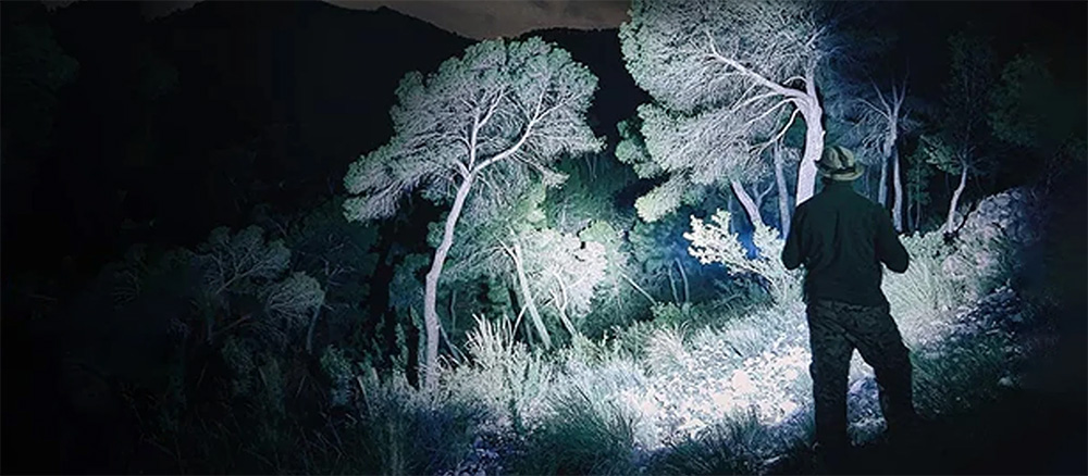 The Best Clover Flashlights and Headlamps for Dads — Gifts for Outdoorsy Dads